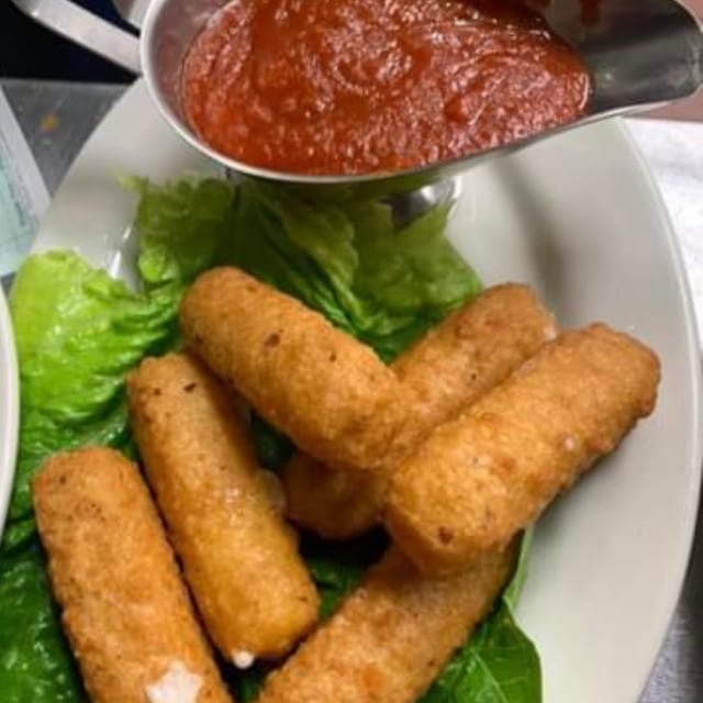 Mozzarella Sticks (6).